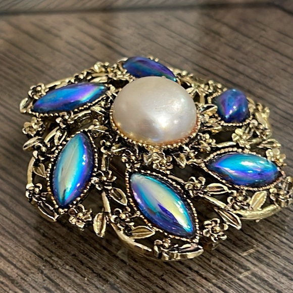 Vintage Antique Gold Victorian Style Pin with Faux Pearl & Oil Slick Gems - Picture 16 of 16